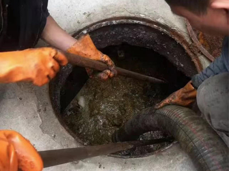 杭州清理化粪池时如何避免沼气的危害？